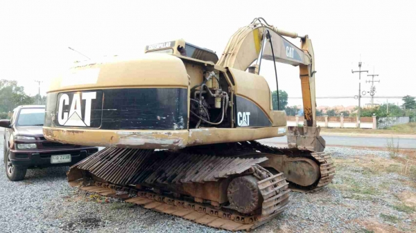 ขายด่วน แม็คโคร CAT 320C สภาพใช้งานได้ปกติ เครื่องปั้มเดิม ช่วงล่างไม่สวย ไฟฟ้าอยู่ เครื่องปั้มดี เอกสารเล่มทะเบียน