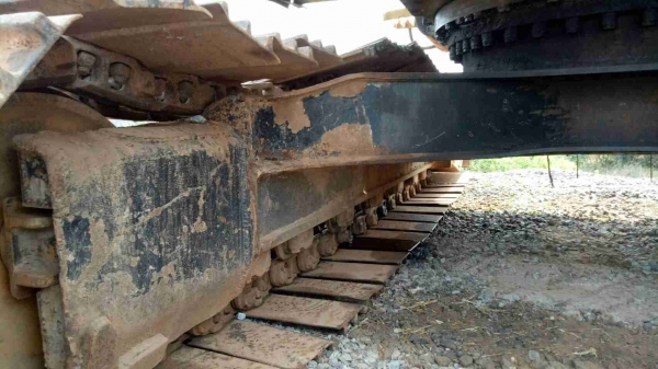 ขายด่วน แม็คโคร CAT 320C สภาพใช้งานได้ปกติ เครื่องปั้มเดิม ช่วงล่างไม่สวย ไฟฟ้าอยู่ เครื่องปั้มดี เอกสารเล่มทะเบียน