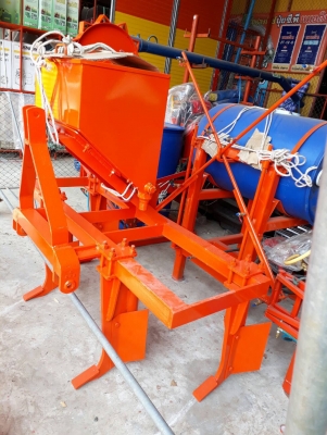 เครื่องหยอดปุ๋ย รถไถนั่งขับ