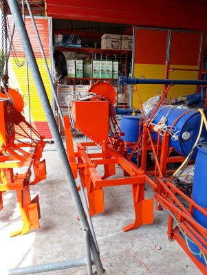 เครื่องหยอดปุ๋ย รถไถนั่งขับ