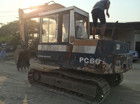 ขายรถแบคโค KOMATSU PC60-3 สะภาพพร้อมใช้ มูมฮาร์มสวย เอวมีขยับนิดหน่อย ราคา280000 สนใจโทร 081-3531946 ลาย (ID)081-3531946 ต่.บางนา