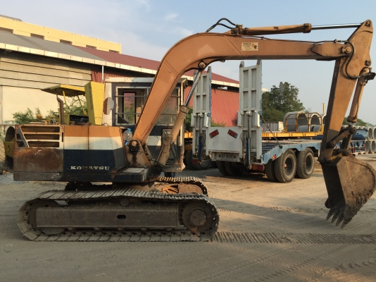 ขายรถแบคโค KOMATSU PC60-3 สะภาพพร้อมใช้ มูมฮาร์มสวย เอวมีขยับนิดหน่อย ราคา280000 สนใจโทร 081-3531946 ลาย (ID)081-3531946 ต่.บางนา