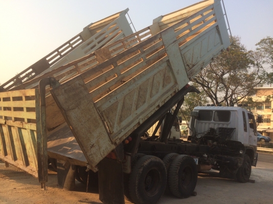 ขายสิบล้อดัมพ์ Hino 2K เครื่อง 240 แรง 2 เพลา ปี 40 กระบะดัมพ์สามมิตร ทะเบียนพร้อม