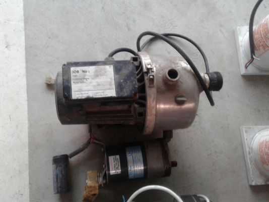 ปั๊มน้ำ บ่อปลา ปั๊มน้ำ บ่อปลา