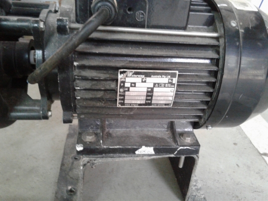 ปั๊มน้ำ บ่อปลา ปั๊มน้ำ บ่อปลา