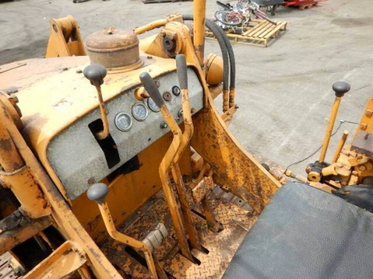 ขายรถแทรคเตอร์ KOMATSU D30S-15 ราคา 220000