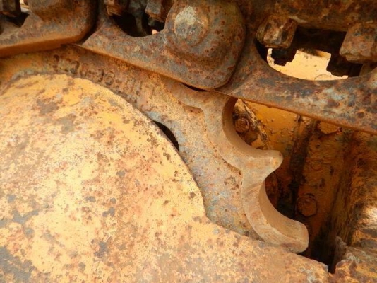 ขายรถแทรคเตอร์ KOMATSU D30S-15 ราคา 220000