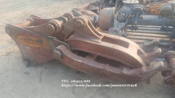 FROM JAPAN ตัวคีบปากหนีบไม้GRAPPLE-YUTANI /สำหรับรถขุดไซค์ 200 /สลัก 80 มิล/ ราคาเพียง 37,000 บาท สนใจติดต่อ 0819337688