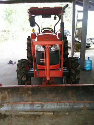 รถไถ 47 SP แรง อุปกร 3 ชิ้น    ยีห้อตราช้าง   รถปี 59    ช.ม 600  นิดฯฯ  พร้อมลุยงาน ราคาเบา ฯ   435000   บาท ทะเบียนพร้อม  ดูรถ อ.หัวตะพาน จ .อุบล   วันทูคอล 098 668-3479 dtac 094 283-9369 สิทธิ์ คับ