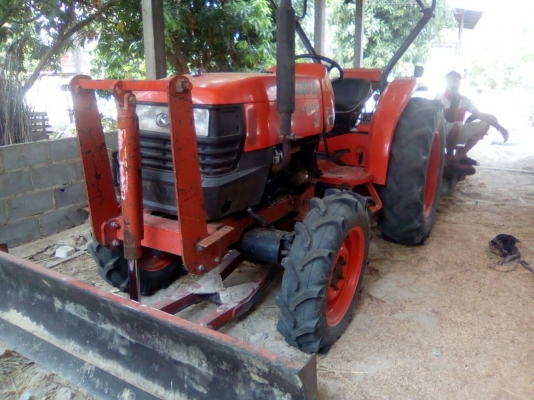 รถไถ 45  แรง ปึ 51   เครื่องแห้งดี  พร้อมลุยงาน อุปกร  2 ชิ้น  ราคา  เบาฯฯ  235000 บาท    ดูรถ ที จ. อำนาจริญ  วันทูคอล 0986683479 dtac 0942839369 สิทธิ์ คับ