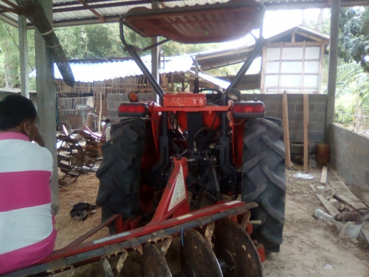 รถไถ 45  แรง ปึ 51   เครื่องแห้งดี  พร้อมลุยงาน อุปกร  2 ชิ้น  ราคา  เบาฯฯ  235000 บาท    ดูรถ ที จ. อำนาจริญ  วันทูคอล 0986683479 dtac 0942839369 สิทธิ์ คับ