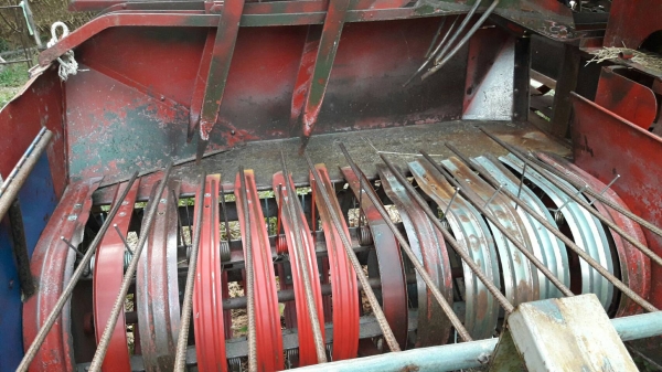 แมชซี่ 120 เครื่องอัดฟางยอดนิยมจ้า อัดได้แน่น..มัดได้ดีทุกก้อน.ได้หลายก้อนต่อวันพร้อมใช้เลยครับไม่ต้องซ่อม ..ทักไม่ตอบโทรมานะ0837335338-0636359242.นิธิศจ้า