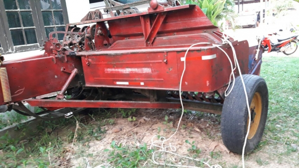 แมชซี่ 120 เครื่องอัดฟางยอดนิยมจ้า อัดได้แน่น..มัดได้ดีทุกก้อน.ได้หลายก้อนต่อวันพร้อมใช้เลยครับไม่ต้องซ่อม ..ทักไม่ตอบโทรมานะ0837335338-0636359242.นิธิศจ้า