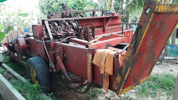 แมชซี่ 120 เครื่องอัดฟางยอดนิยมจ้า อัดได้แน่น..มัดได้ดีทุกก้อน.ได้หลายก้อนต่อวันพร้อมใช้เลยครับไม่ต้องซ่อม ..ทักไม่ตอบโทรมานะ0837335338-0636359242.นิธิศจ้า