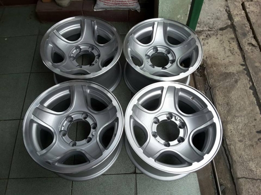 ล้อ JRD ขอบ 15*8.5 et-20 สภาพสวยๆ 1ชุด