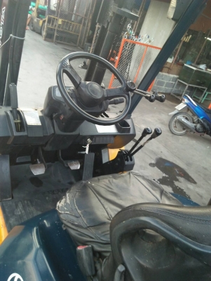 ขาย  โตโยต้า รุ่น 7 ดีเซล 2 ตัน เสา 3 เมตร