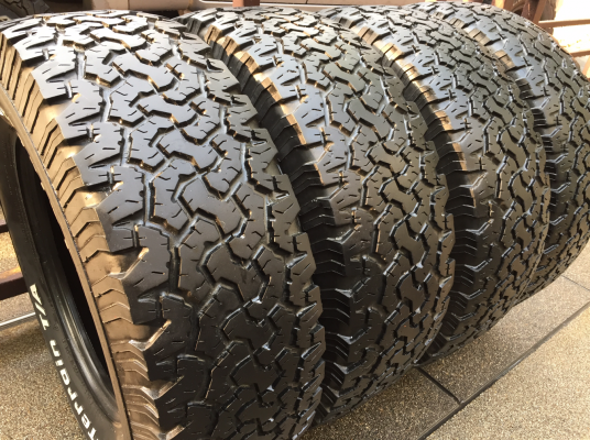 ยาง All BF goodrich 265 70 17 ปลายปี12 ดอกเต็ม ใช้ยาว ราคาไม่แพง