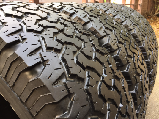 ยาง All BF goodrich 265 70 17 ปลายปี12 ดอกเต็ม ใช้ยาว ราคาไม่แพง