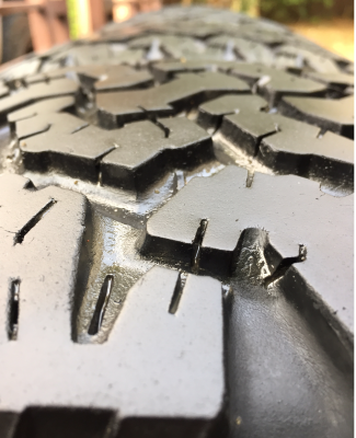 ยาง All BF goodrich 265 70 17 ปลายปี12 ดอกเต็ม ใช้ยาว ราคาไม่แพง