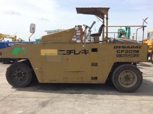 รถบดล้อยาง Dynapac รุ่น CP201W นำเข้าจากญี่ปุ่น ราคาถูกครับ