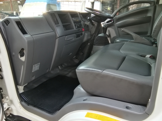4 ล้อบรรทุก *ไม่ติดเวลา* Euro.3 * ISUZU NLR 130 แรงม้า *ยาว 3.20 ม.* รถสวยเดิม+สวยจริง+สวยจัด * รถห้างแท้ * (ไมล์ 8,&times;&times;&times; โล)
