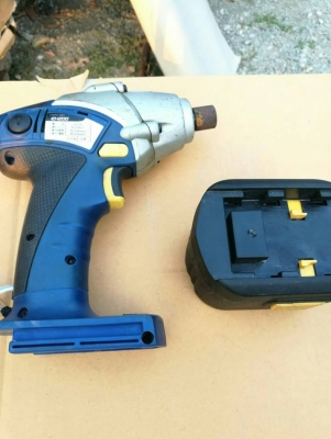 1200 บ. ส่งฟรี083-2000058  LINE ID: line832923 IMPACT DRIVER ชุดบล๊อกกระแทกด้วยระบบค้อนแรงบิด 120N-mใช้แบตเตอร์ยี่ห้อ EARTH MAN รุ่น ID-1200 หมุนที่ 0-3000รอบต่อนาที ชุดทดขนาดใหญ่ แบตขนาด 12V.มีแบต1ก้อน(เสื่อม) (ใช้เสียบไฟ 100V.)