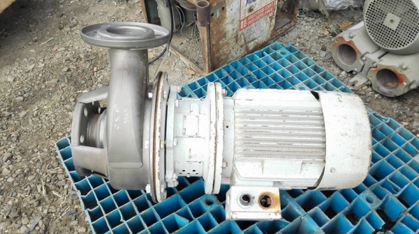 ** ไปอยู่ระยองครับ ** ปั้มน้ำหัวสแตนเลสเยอรมัน KSB 7.5 HP 380V ของใหม่เก่าเก็บไม่เคยใช้งาน