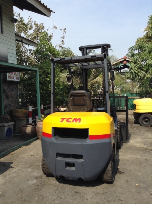 +++ ขายโฟล์คลิฟท์  T.C.M. FD30  ขนาด  3  ตัน  เครื่องยนต์ดีเซล  เสา  4  เมตร   งา 1,070  มม.  เกียร์ออโตเมติค    ยางตันครับ