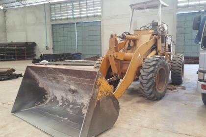 ขาย 495,000 บาท KOMATSU 515 สภาพสวยพร้อมใช้งาน ต่อแขนเรียบร้อย ยางสวยทั้ง 4 เส้น  เอกสารอินวอยท์  รถอยู่ จ.อุดรธานี โทร&amp;ไอดีไลน์ 0610710295