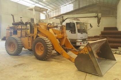 ขาย 495,000 บาท KOMATSU 515 สภาพสวยพร้อมใช้งาน ต่อแขนเรียบร้อย ยางสวยทั้ง 4 เส้น  เอกสารอินวอยท์  รถอยู่ จ.อุดรธานี โทร&amp;ไอดีไลน์ 0610710295