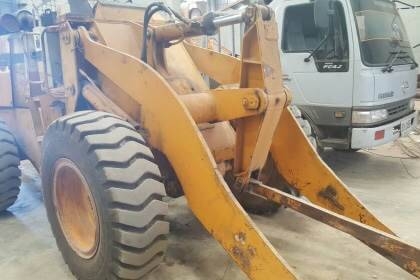 ขาย 495,000 บาท KOMATSU 515 สภาพสวยพร้อมใช้งาน ต่อแขนเรียบร้อย ยางสวยทั้ง 4 เส้น  เอกสารอินวอยท์  รถอยู่ จ.อุดรธานี โทร&amp;ไอดีไลน์ 0610710295