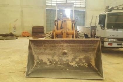 ขาย 495,000 บาท KOMATSU 515 สภาพสวยพร้อมใช้งาน ต่อแขนเรียบร้อย ยางสวยทั้ง 4 เส้น  เอกสารอินวอยท์  รถอยู่ จ.อุดรธานี  โทร098-1862844 อ๊อฟ 101 ไอดีไลน์ ja5657