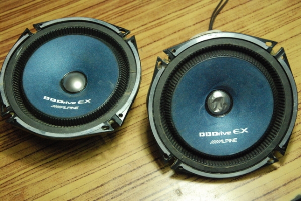 ลำโพง 6นิ้ว Alpine ราคา 800 บาท ลำโพง 6นิ้ว Alpine ราคา 800 บาท