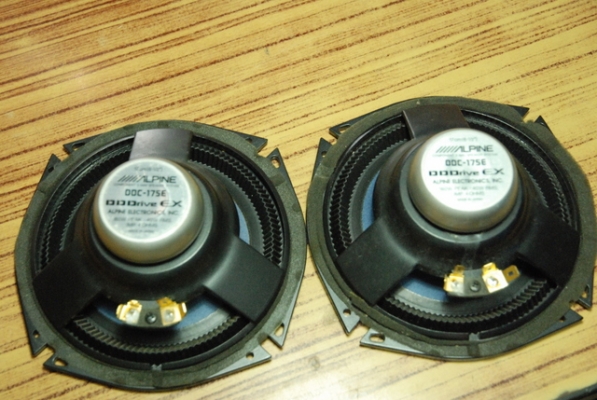 ลำโพง 6นิ้ว Alpine ราคา 800 บาท ลำโพง 6นิ้ว Alpine ราคา 800 บาท