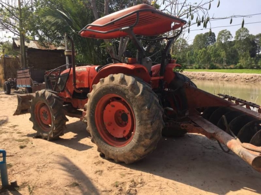 KUBOTA M7040 ราคา 365,000 บาท ปี 52 เครื่องดี เกียร์ดี. (ใบมีด หาง 7และ หาง 3 ) เอกสารเล่มทะเบียน  รถอยู่ จ.ยโสธร &amp;ไอดีไลน์ 0610710295