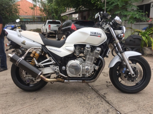 ขาย YAMAHA XJR 1300 ปี 01 อินวอย+สรรพาสมิตร มีท่อเดิมๆให้ ราคา 80,000 ถ้วน 086-8693829 แป้ง