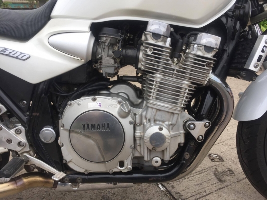 ขาย YAMAHA XJR 1300 ปี 01 อินวอย+สรรพาสมิตร มีท่อเดิมๆให้ ราคา 80,000 ถ้วน 086-8693829 แป้ง