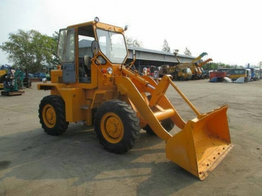 ขายด่วนรถยกตักเอวอ่อนมิสซูHL707 ตักยก2.5ตันยกสูง3เมตรรถขับเคลื่อน4ล้อรถนอกเพื่งนำเข้ามายังไม่เคยใช้งานในเมืองไทยเลย