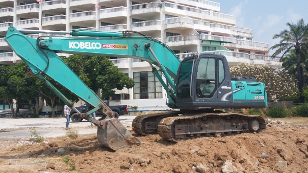 ขาย 1,595,000 KOBELCO sk 200-8 YN 12 super ไฟฟ้าครบ เครื่องดี ปั้มแรง โซ่หนา เอกสารใบแจ้งจำหน่าย รถสวยพร้อมใช้(รถอยู่ ชลบุรี) 090-772-3710 090-772-3708