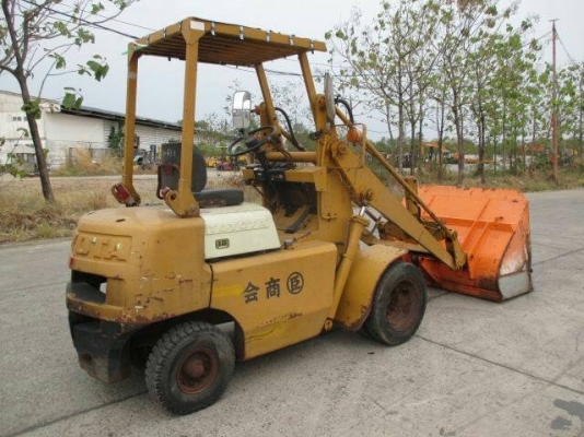 ขายด่วนรถตักยกดีเซลTOYOTA4FD15ตักยก1.5ตันยกสูง3.5เมตรยางหน้าคู้รถนอกเพื่งนำเข้ามายังไม่เคยใช้งานในเมืองไทยเลย