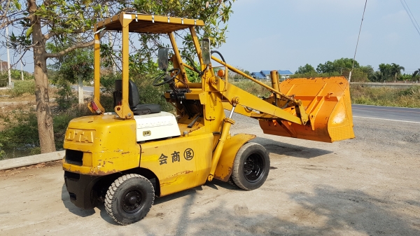ขายด่วนรถตักยกดีเซลTOYOTA4FD15ตักยก1.5ตันยกสูง3.5เมตรยางหน้าคู้รถนอกเพื่งนำเข้ามายังไม่เคยใช้งานในเมืองไทยเลย