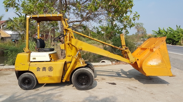 ขายด่วนรถตักยกดีเซลTOYOTA4FD15ตักยก1.5ตันยกสูง3.5เมตรยางหน้าคู้รถนอกเพื่งนำเข้ามายังไม่เคยใช้งานในเมืองไทยเลย
