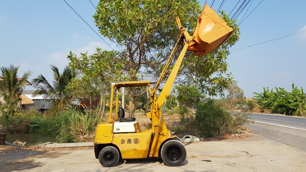 ขายด่วนรถตักยกดีเซลTOYOTA4FD15ตักยก1.5ตันยกสูง3.5เมตรยางหน้าคู้รถนอกเพื่งนำเข้ามายังไม่เคยใช้งานในเมืองไทยเลย