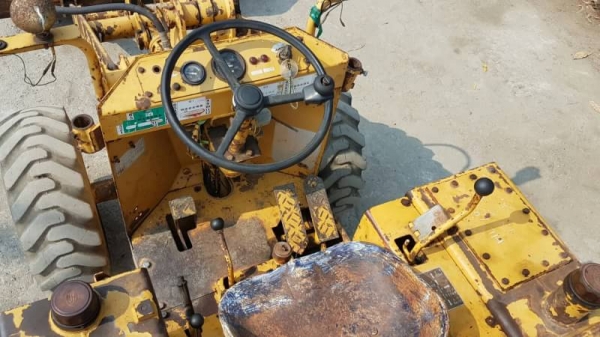 ขายด่วนรถยกตักเอวอ่อนมีสซูHL703 ตักยก1.2ตันยกสูง3เมตรรถขับเคลื่อน4ล้อรถนอกเพื่งนำเข้ามายังไม่เคยใช้งานในเมืองไทยเลย