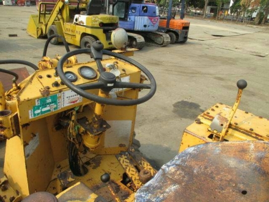 ขายด่วนรถยกตักเอวอ่อนมีสซูHL703 ตักยก1.2ตันยกสูง3เมตรรถขับเคลื่อน4ล้อรถนอกเพื่งนำเข้ามายังไม่เคยใช้งานในเมืองไทยเลย