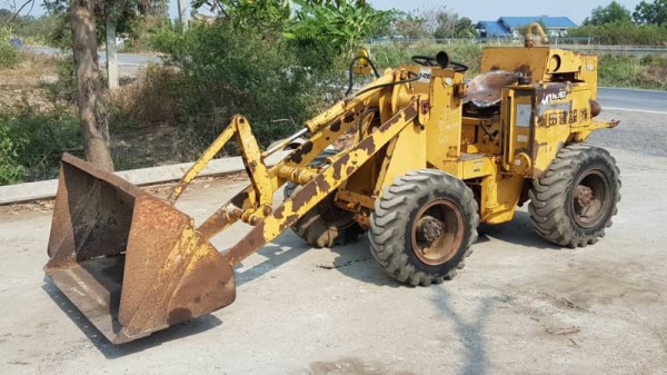 ขายด่วนรถยกตักเอวอ่อนมีสซูHL703 ตักยก1.2ตันยกสูง3เมตรรถขับเคลื่อน4ล้อรถนอกเพื่งนำเข้ามายังไม่เคยใช้งานในเมืองไทยเลย