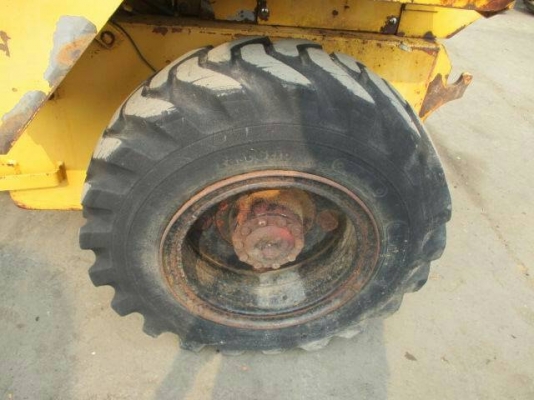 ขายด่วนรถยกตักเอวอ่อนมีสซูHL703 ตักยก1.2ตันยกสูง3เมตรรถขับเคลื่อน4ล้อรถนอกเพื่งนำเข้ามายังไม่เคยใช้งานในเมืองไทยเลย