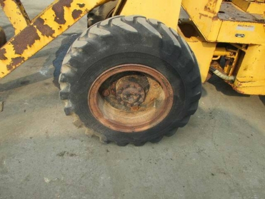 ขายด่วนรถยกตักเอวอ่อนมีสซูHL703 ตักยก1.2ตันยกสูง3เมตรรถขับเคลื่อน4ล้อรถนอกเพื่งนำเข้ามายังไม่เคยใช้งานในเมืองไทยเลย