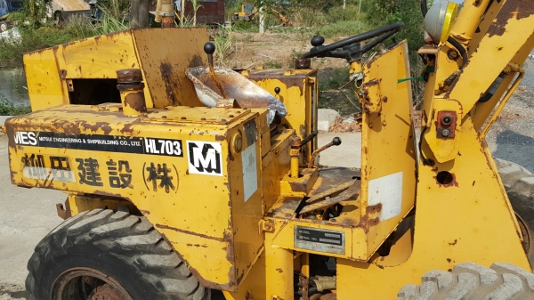 ขายด่วนรถยกตักเอวอ่อนมีสซูHL703 ตักยก1.2ตันยกสูง3เมตรรถขับเคลื่อน4ล้อรถนอกเพื่งนำเข้ามายังไม่เคยใช้งานในเมืองไทยเลย