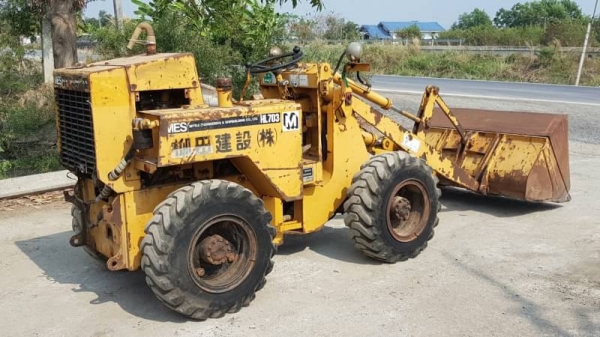 ขายด่วนรถยกตักเอวอ่อนมีสซูHL703 ตักยก1.2ตันยกสูง3เมตรรถขับเคลื่อน4ล้อรถนอกเพื่งนำเข้ามายังไม่เคยใช้งานในเมืองไทยเลย